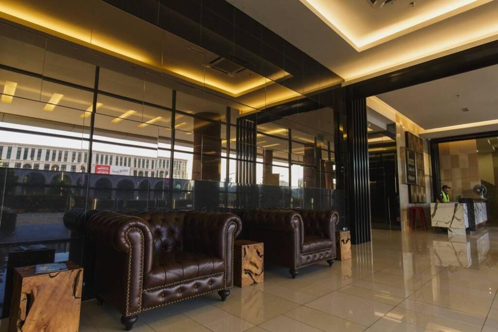 Jazz Suites 1 Vivacity Кучинг Екстериор снимка