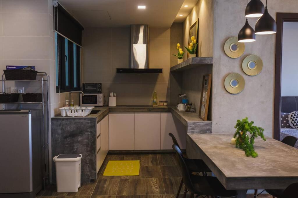 Jazz Suites 1 Vivacity Кучинг Екстериор снимка